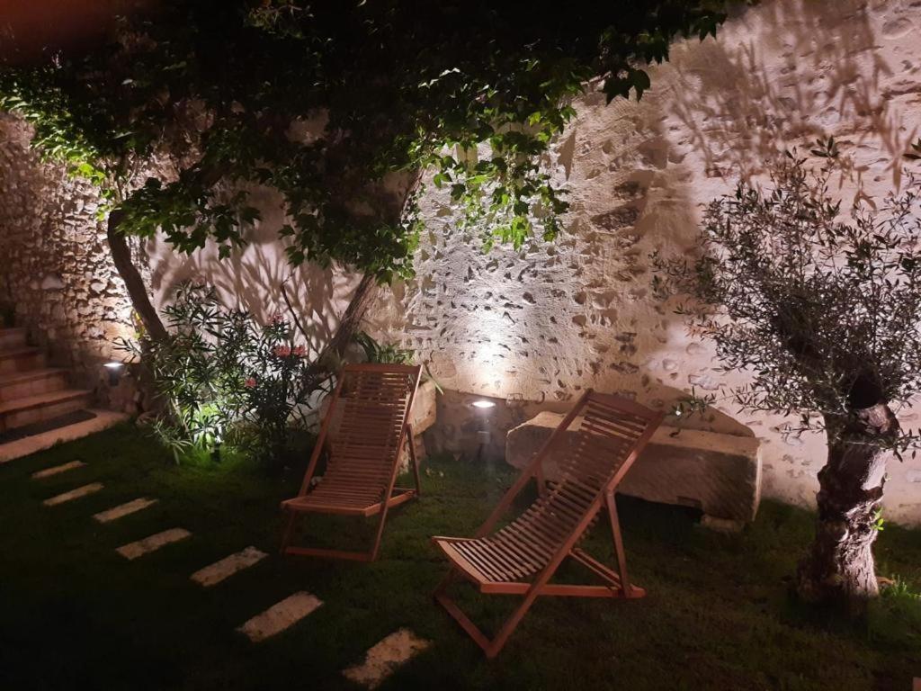 Drome Provencale Maison Familiale Calme Dans Village Valréas Buitenkant foto